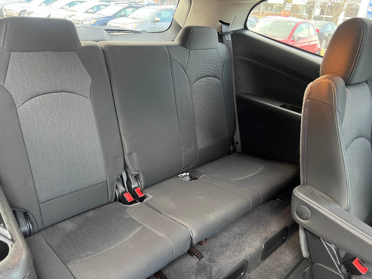 Used 2015 Chevrolet Traverse LT image 23