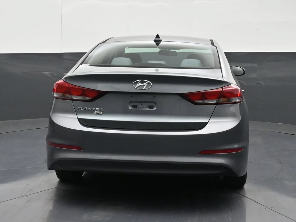Used 2017 Hyundai Elantra SE FWD image 4