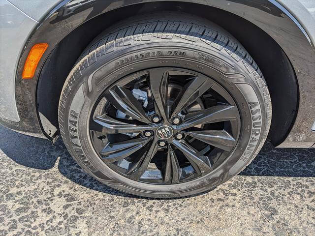 Used 2025 Buick Envista Sport Touring w/ Convenience I Package FWD image 8