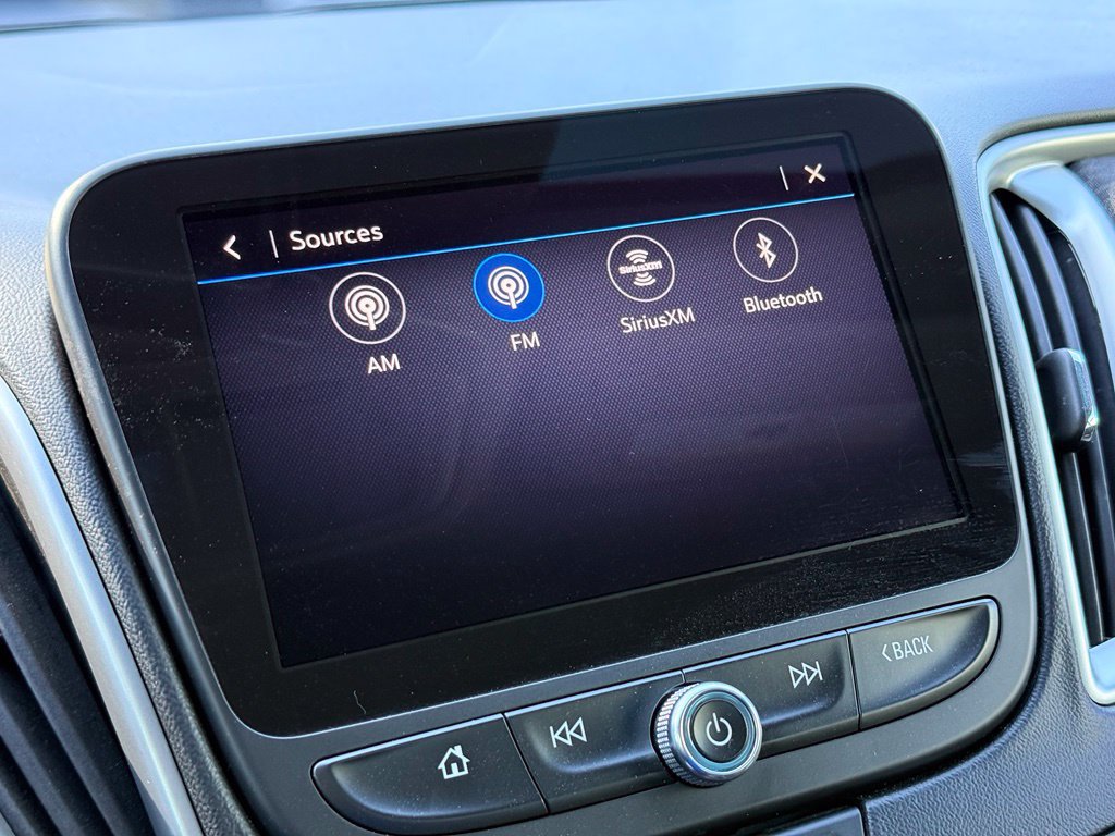 Used 2022 Chevrolet Malibu LT FWD image 4