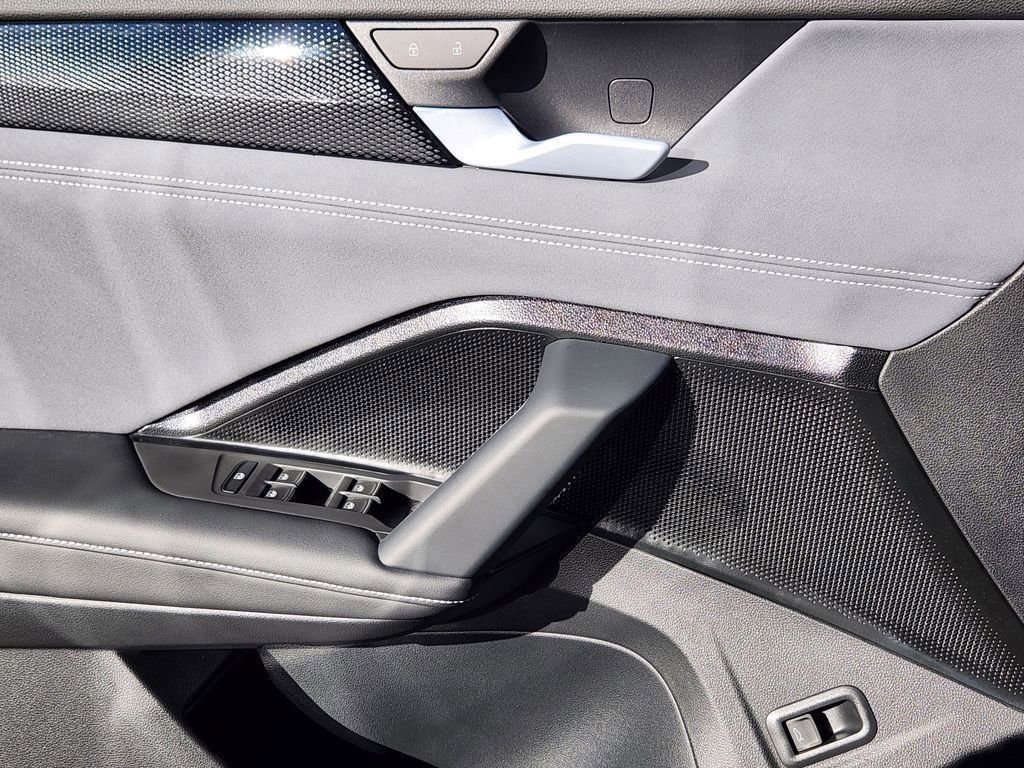 New 2026 Volkswagen Tiguan SE image 3