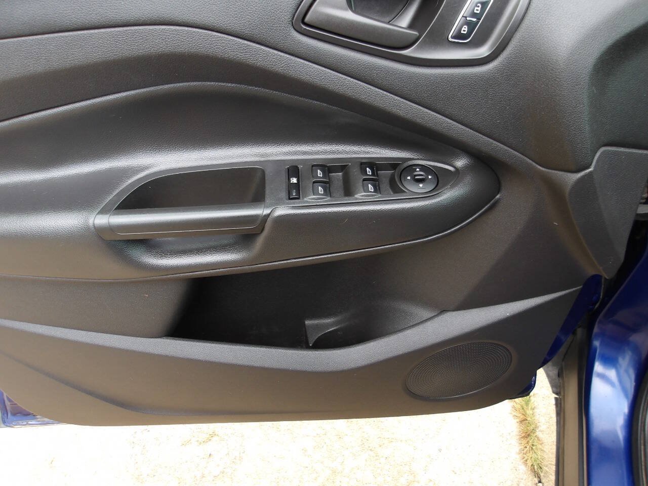 Used 2014 Ford Escape S FWD image 15