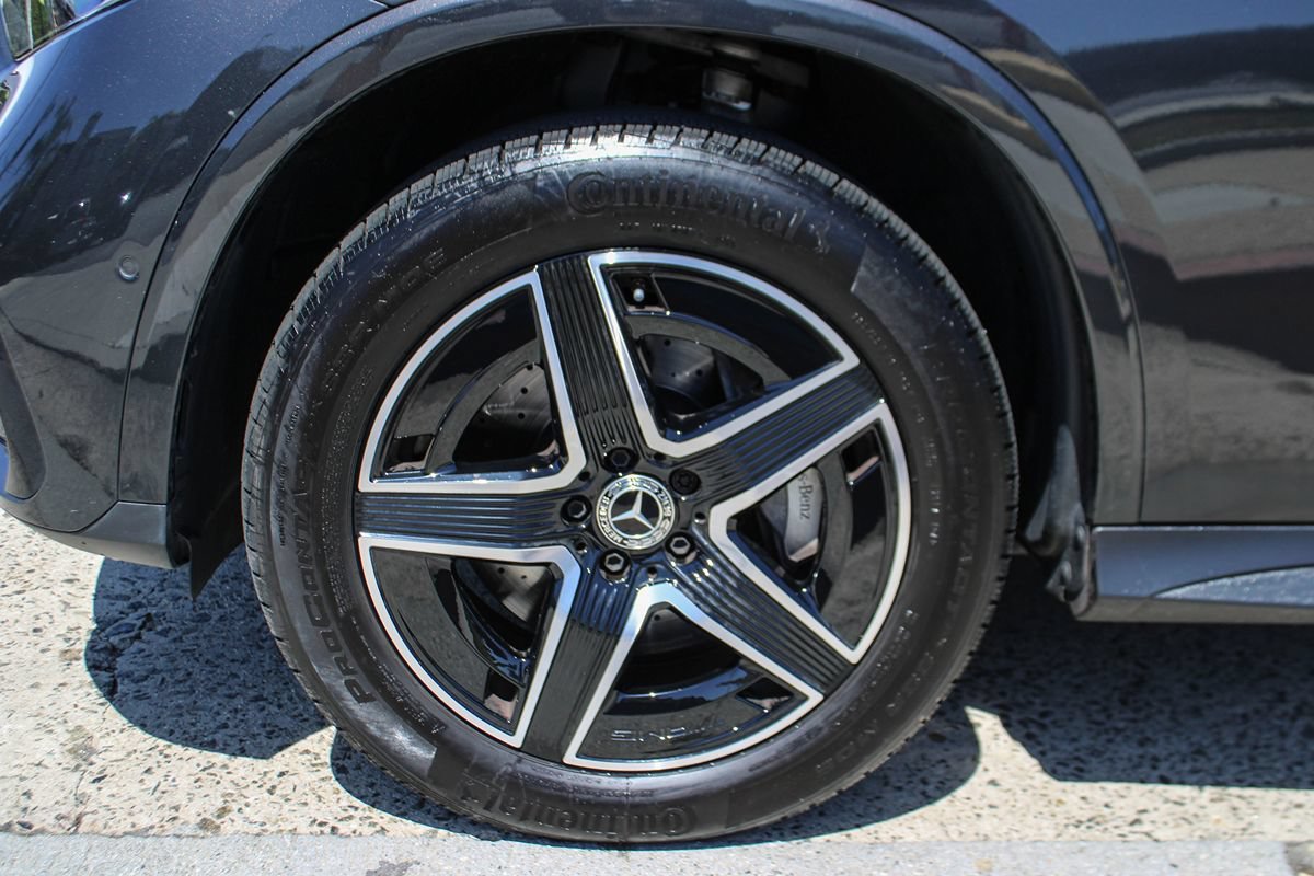 Used 2025 Mercedes-Benz GLC 350e 4MATIC image 36