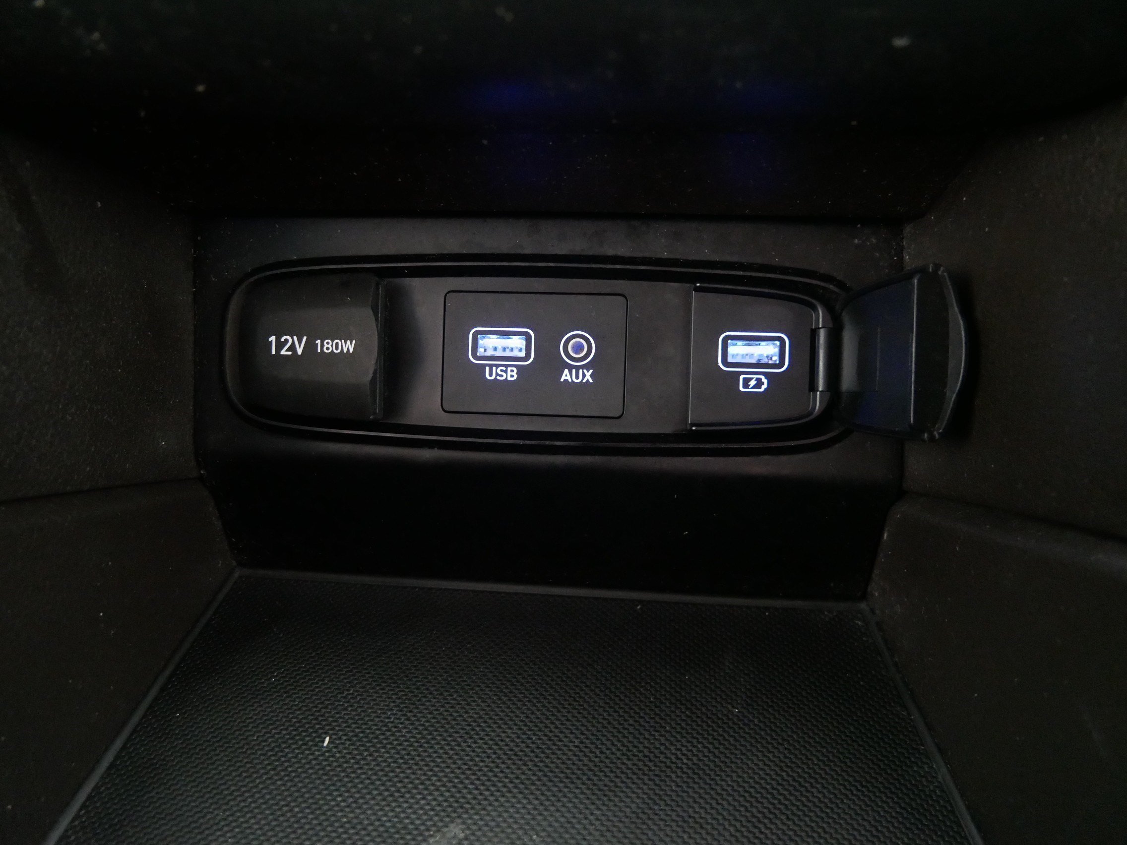 Used 2020 Hyundai Santa Fe SE w/ Cargo Package AWD/4WD image 30