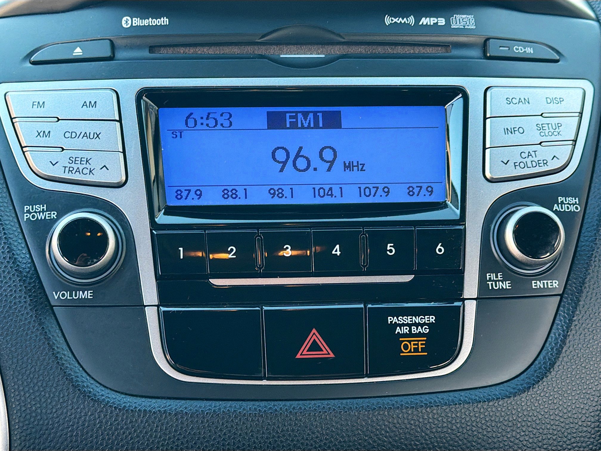 Used 2010 Hyundai Tucson GLS w/ Popular Equipment Pkg 2 FWD image 19