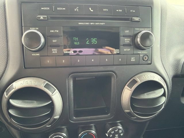Used 2016 Jeep Wrangler Unlimited Sport w/ Connectivity Group AWD/4WD image 17