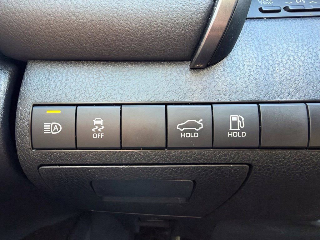 Used 2022 Toyota Camry SE FWD image 29