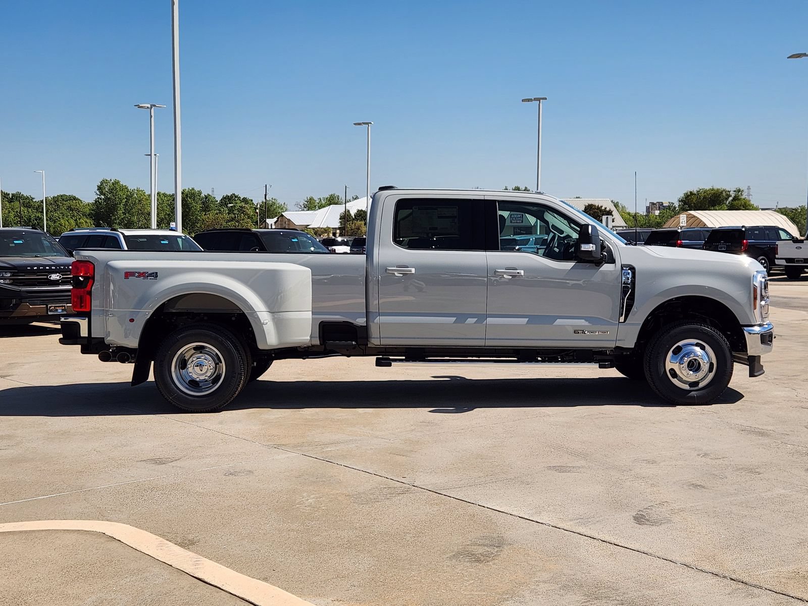 New 2026 Ford F350 XLT w/ XLT Premium Package AWD/4WD image 7