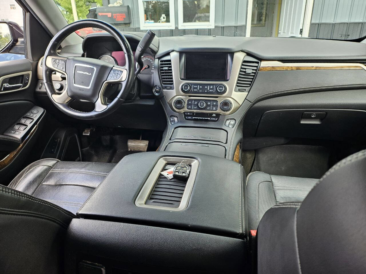 Used 2016 GMC Yukon XL Denali image 18