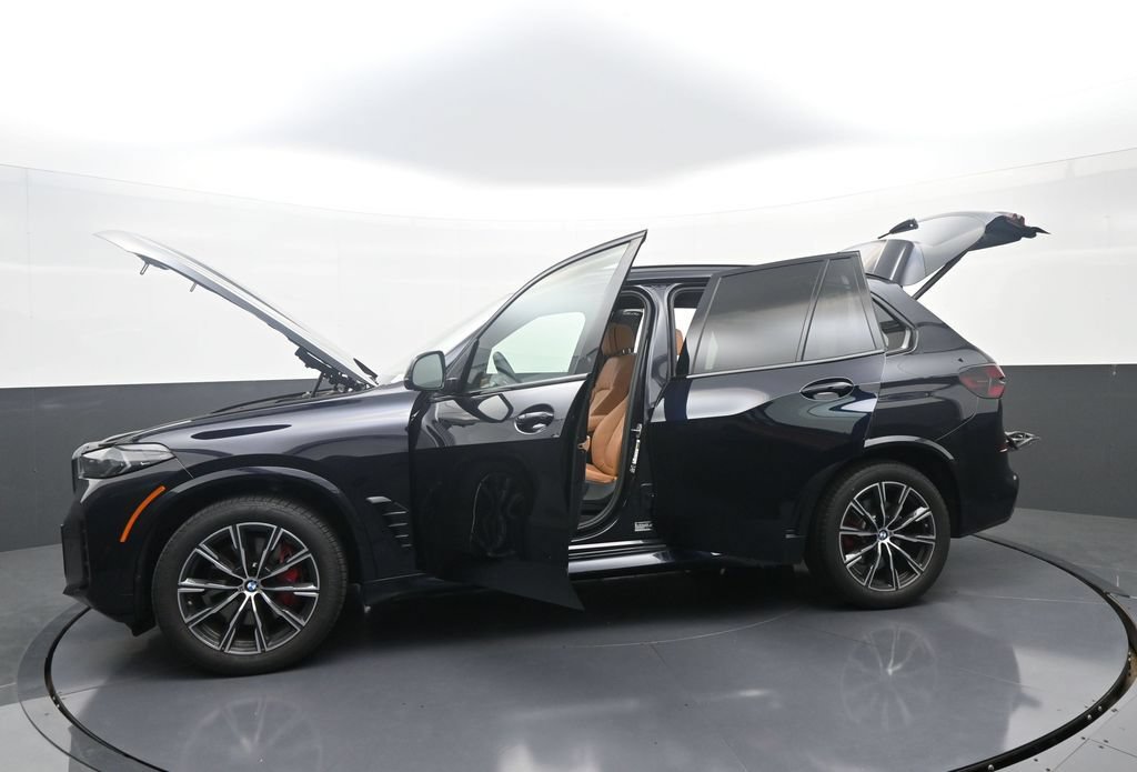 New 2026 BMW X5 xDrive40i w/ M Sport Package AWD/4WD image 42