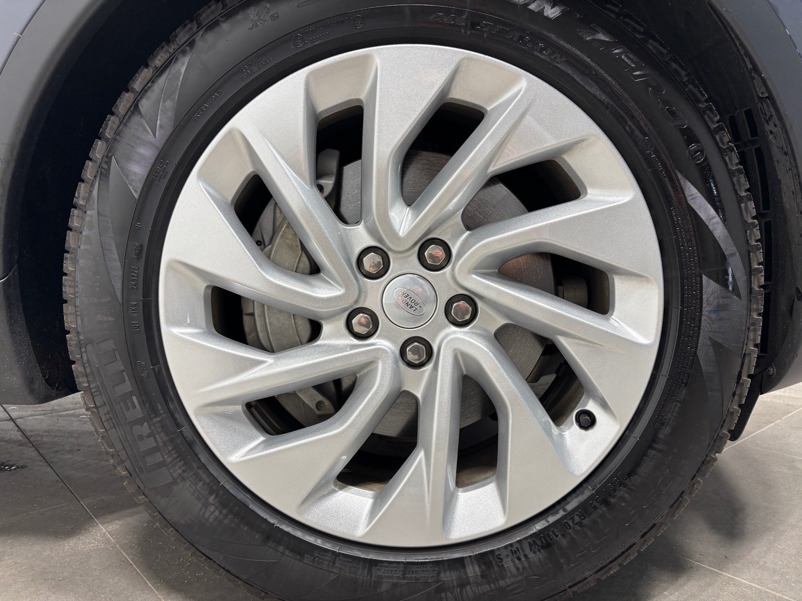 New 2025 Land Rover Discovery S AWD/4WD image 11