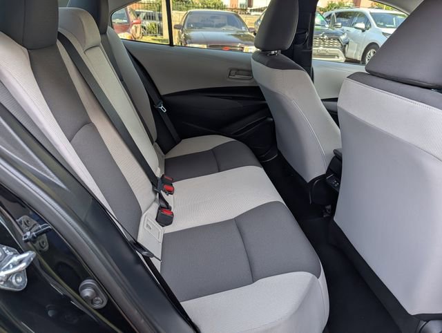 Used 2025 Toyota Corolla LE FWD image 29