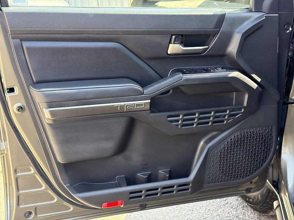 Used 2025 Toyota Tacoma TRD Off-Road AWD/4WD image 20