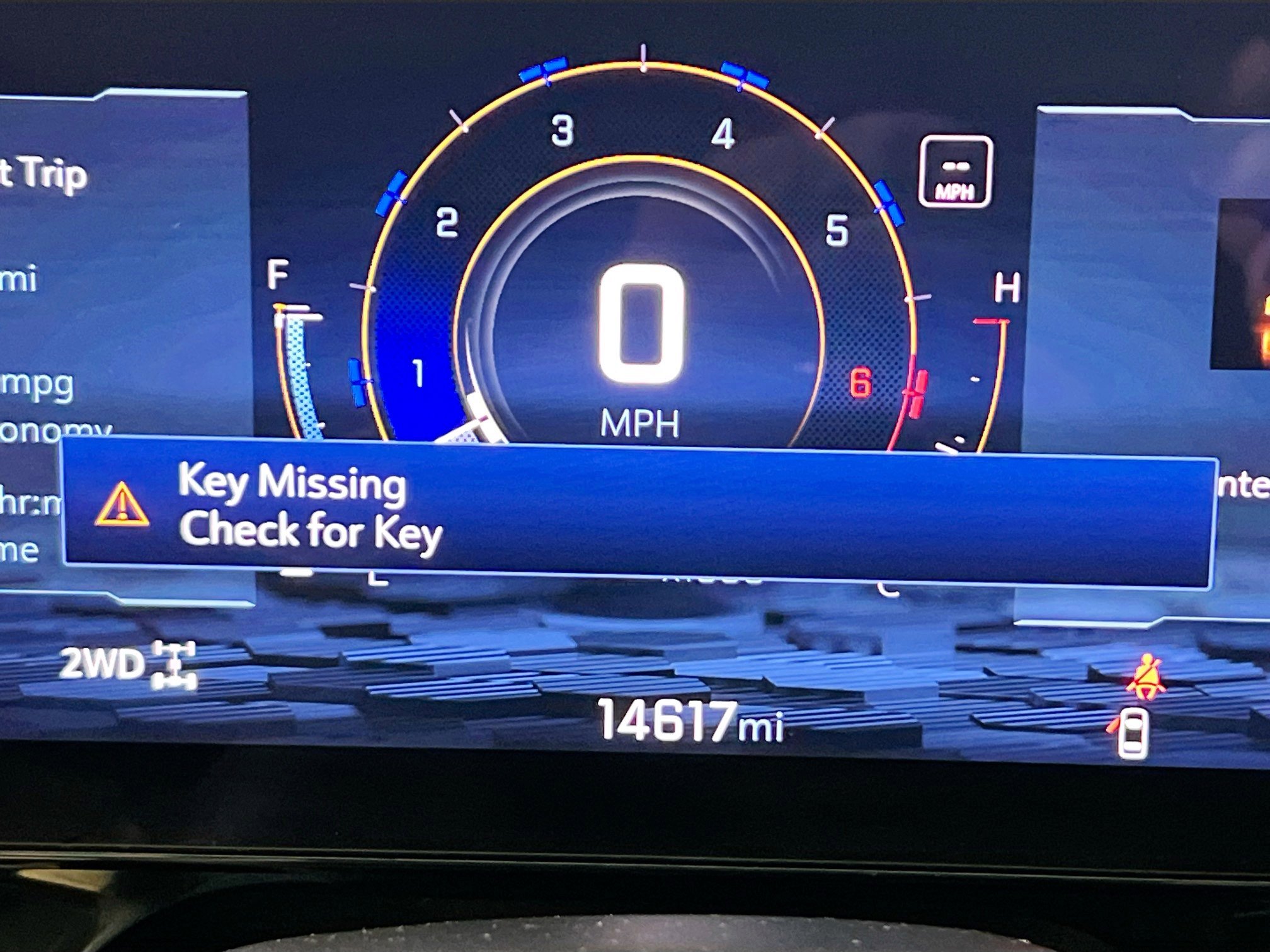 Used 2025 Chevrolet Suburban Z71 image 23