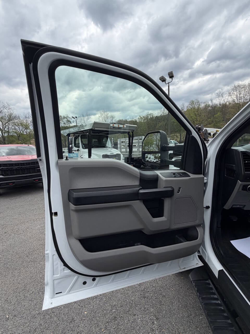 Used 2021 Ford F550 4x4 Regular Cab Super Duty image 41