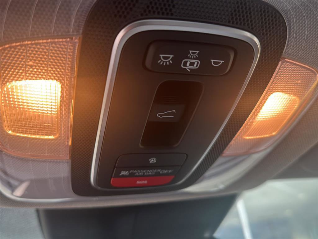 Used 2023 Hyundai Elantra Limited image 29