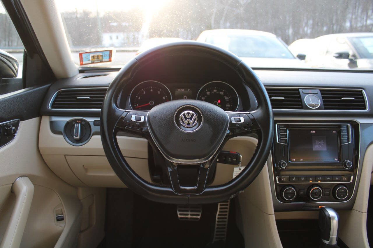Used 2017 Volkswagen Passat 1.8T R-Line image 36