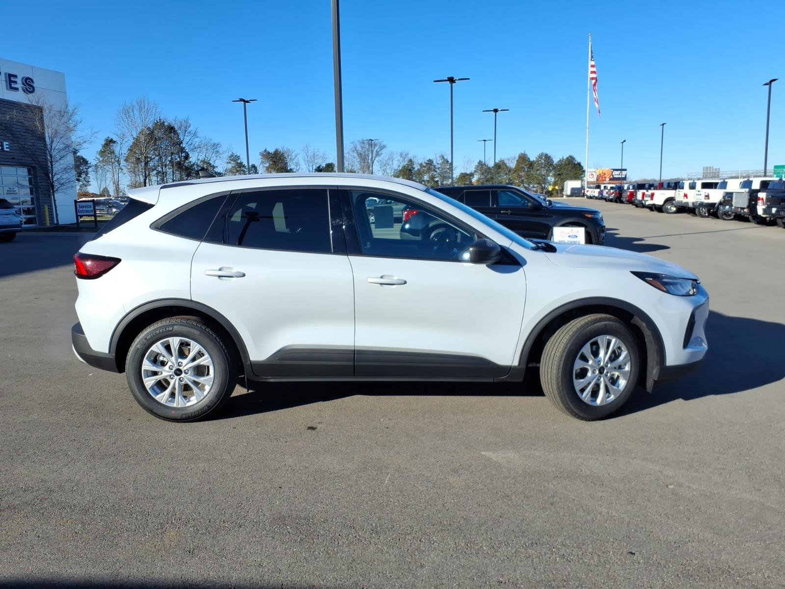 New 2026 Ford Escape Active image 2