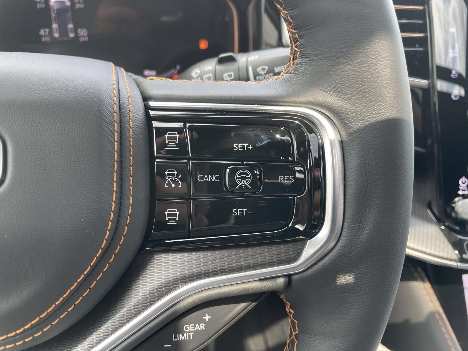 New 2026 Jeep Grand Wagoneer L Summit AWD/4WD image 24