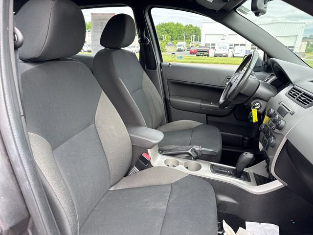 Used 2010 Ford Focus SES FWD image 13