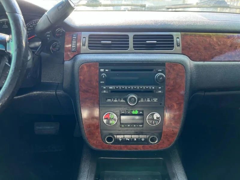 Used 2008 Chevrolet Suburban LT w/ LT Preferred Equipment Group image 21