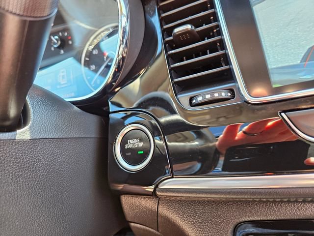 Used 2019 Buick Encore Essence FWD image 32