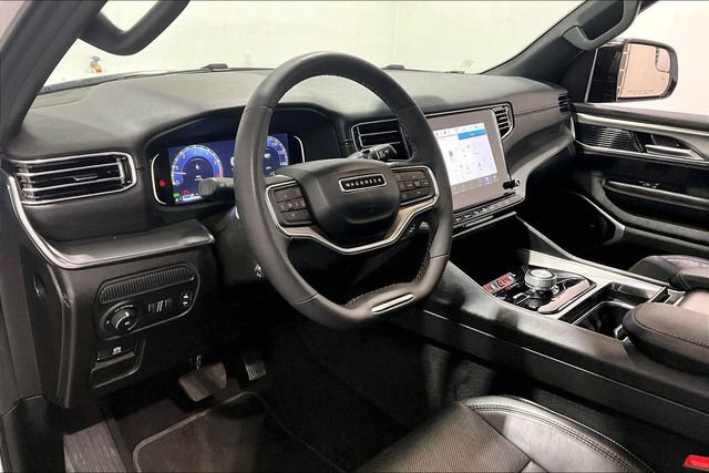 Used 2024 Jeep Wagoneer Series II AWD/4WD image 17