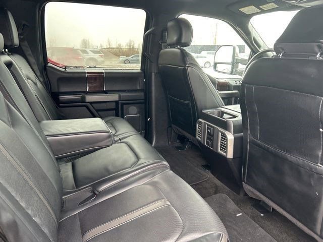 Used 2015 Ford F150 Platinum w/ Equipment Group 701A Luxury image 37