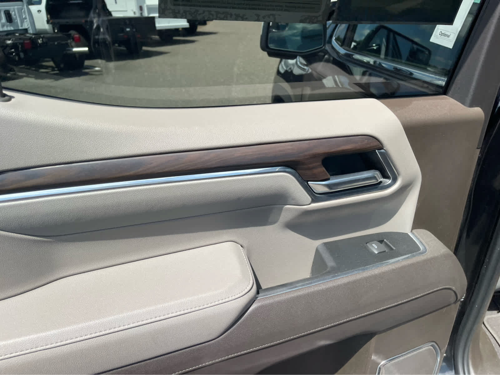 Used 2025 GMC Sierra 1500 SLT AWD/4WD image 19