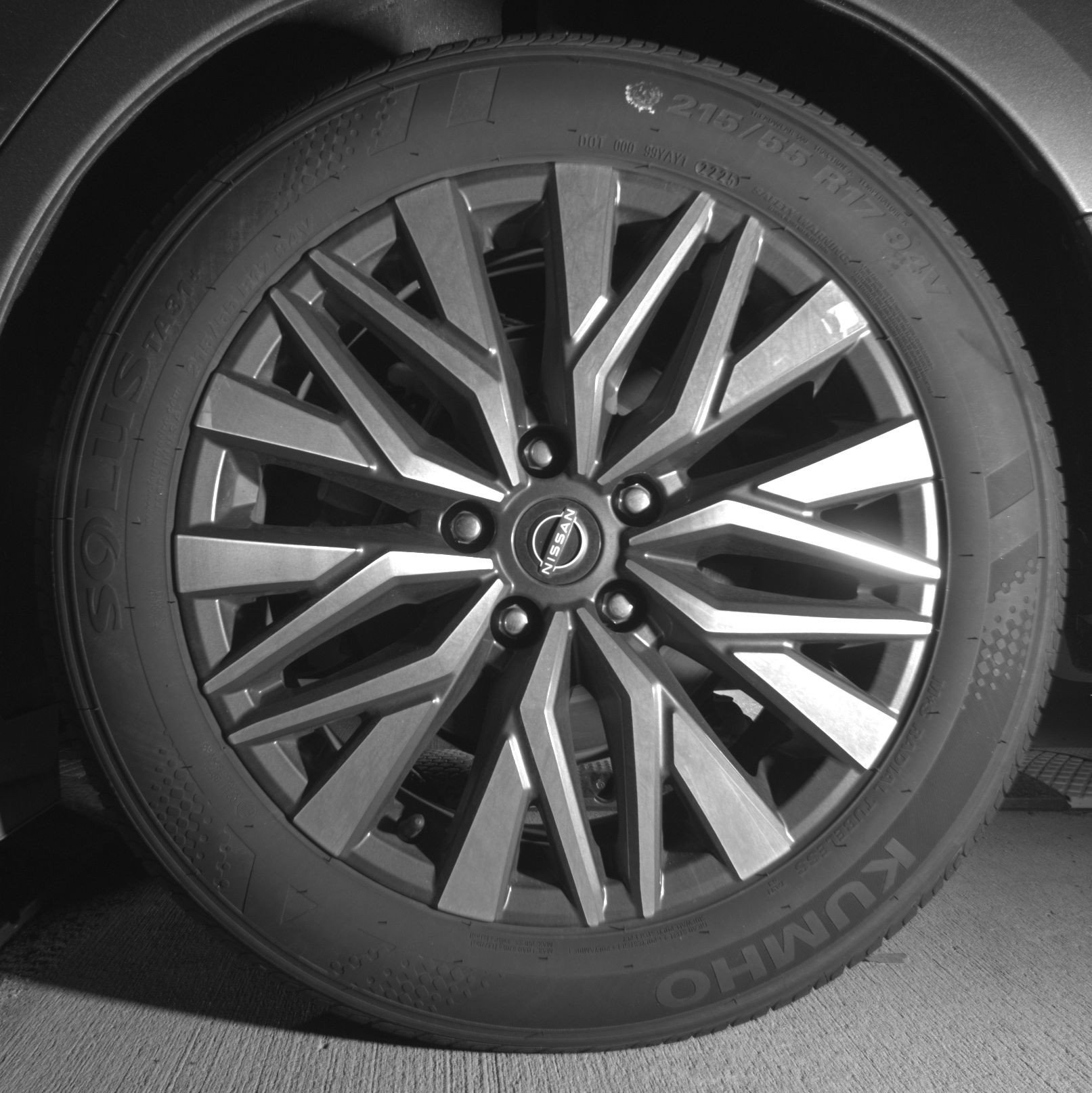 Used 2025 Nissan Altima 2.5 SV FWD image 14