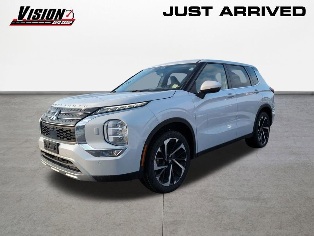 Used 2023 Mitsubishi Outlander SE