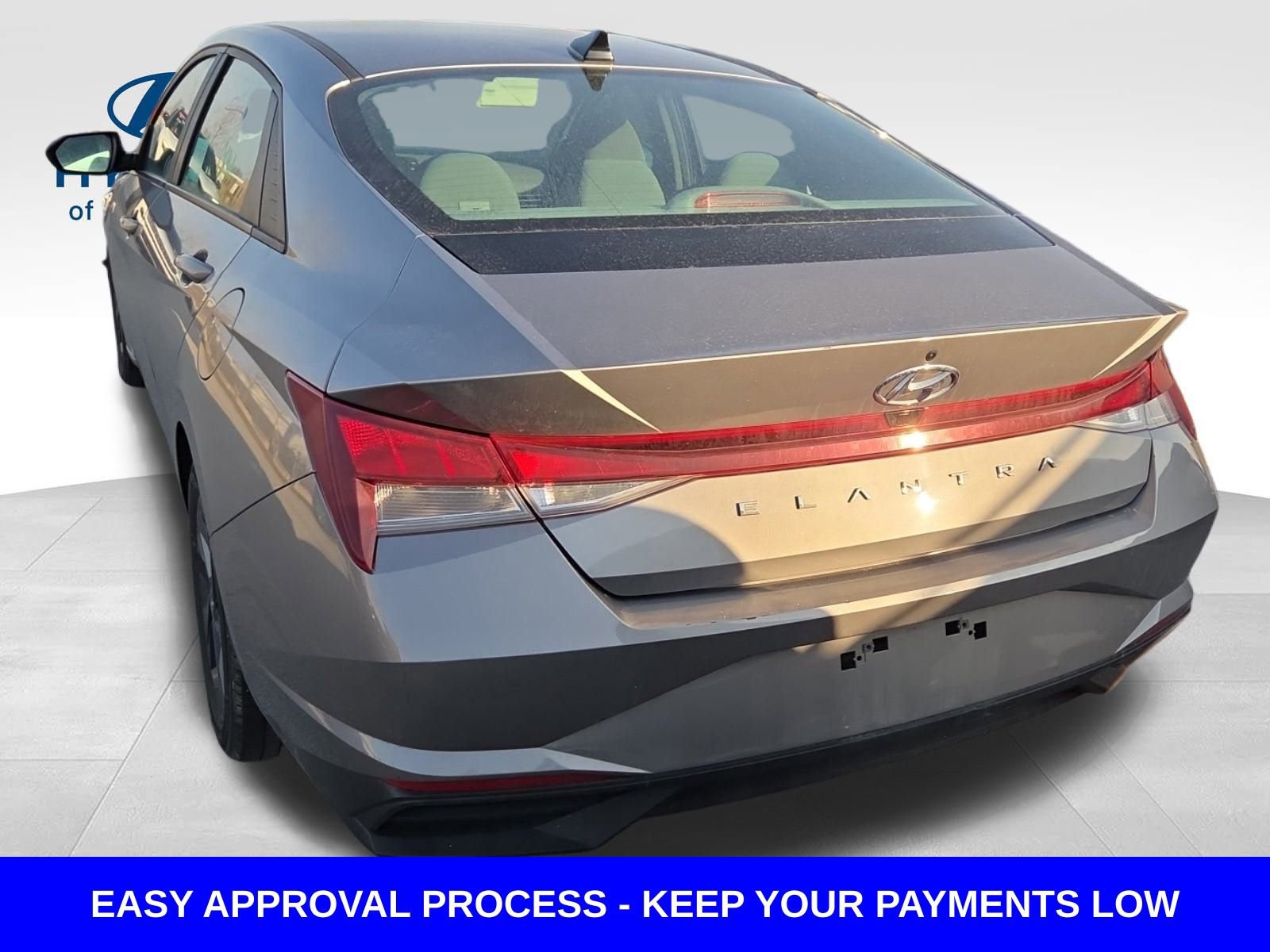 Used 2023 Hyundai Elantra SEL image 2