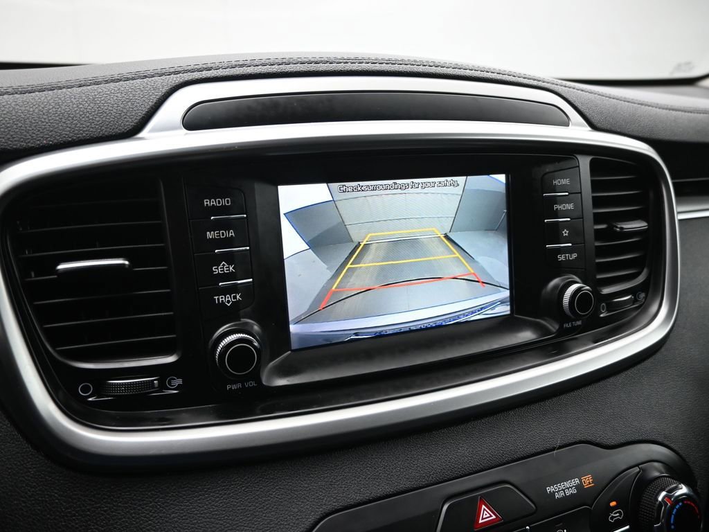 Used 2020 Kia Sorento LX image 14
