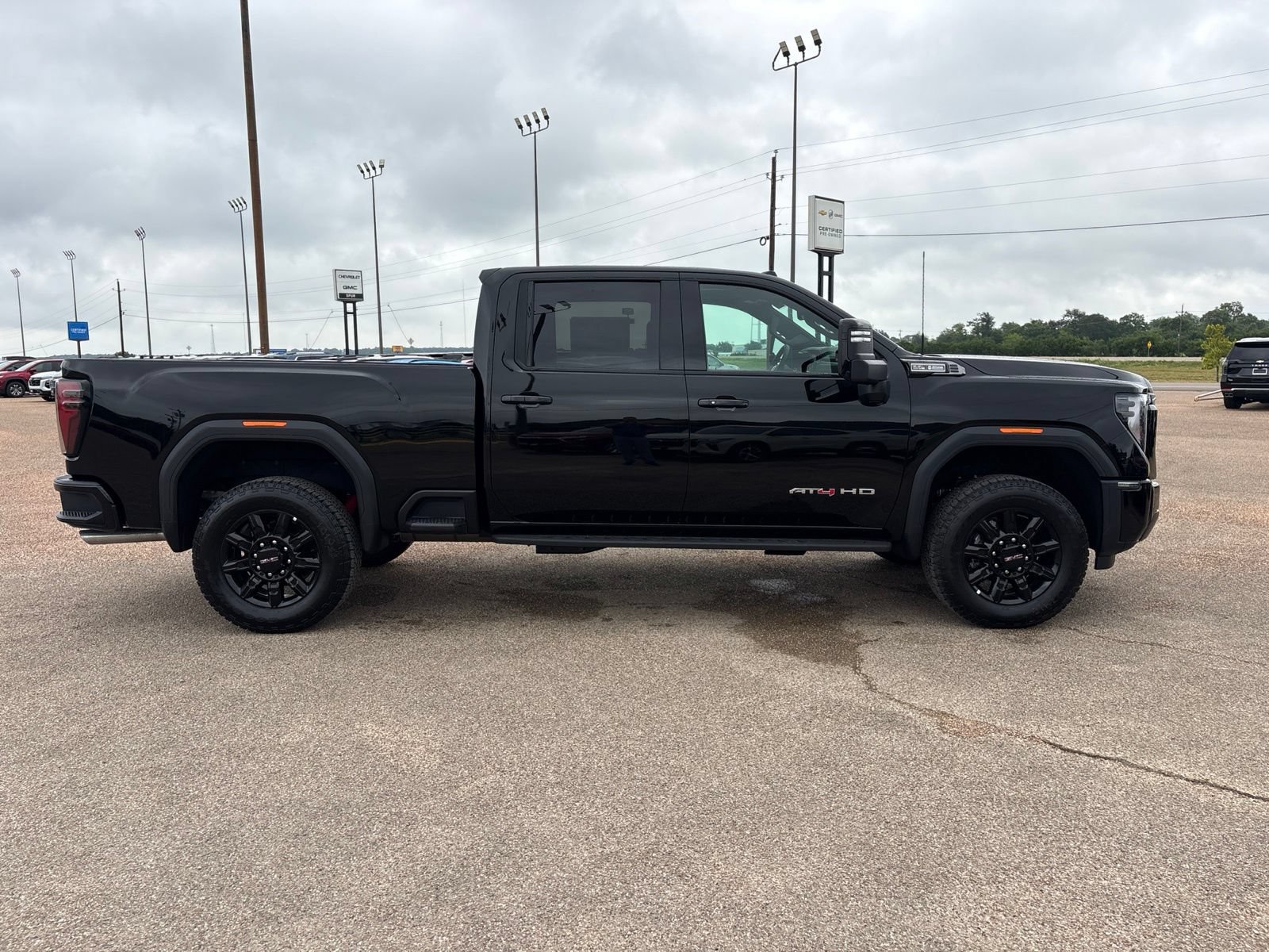 New 2026 GMC Sierra 2500 AT4 w/ AT4 Premium Plus Package AWD/4WD image 7