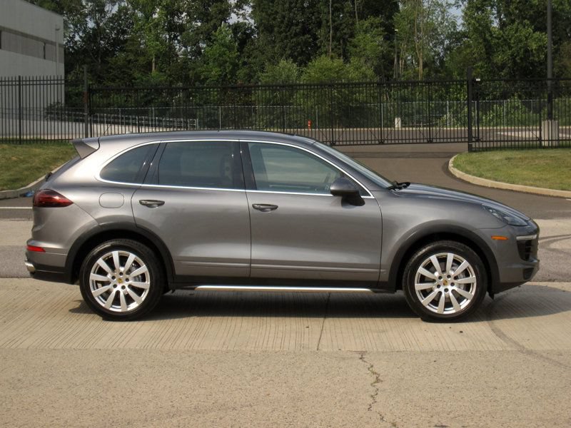 Used 2018 Porsche Cayenne S w/ Premium Package Plus AWD/4WD image 9