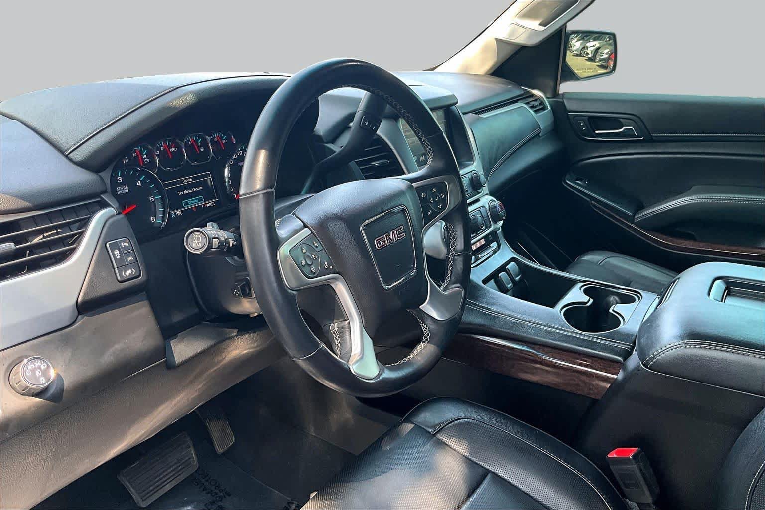 Used 2019 GMC Yukon XL SLT w/ Premium Edition RWD image 18