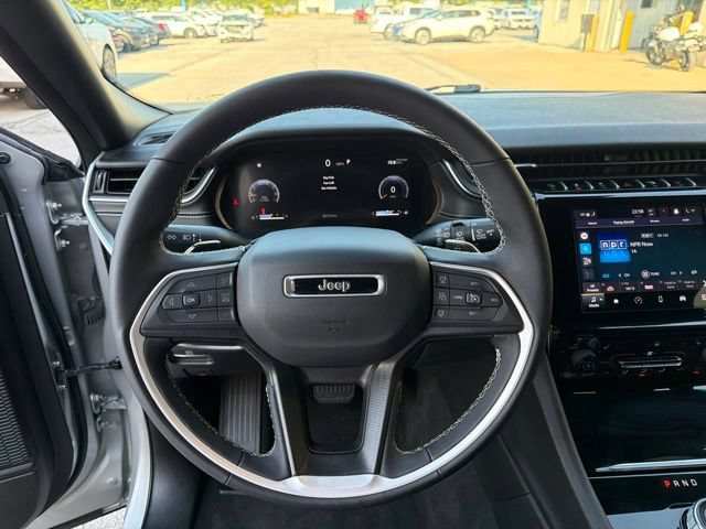 Used 2024 Jeep Grand Cherokee L Altitude AWD/4WD image 27