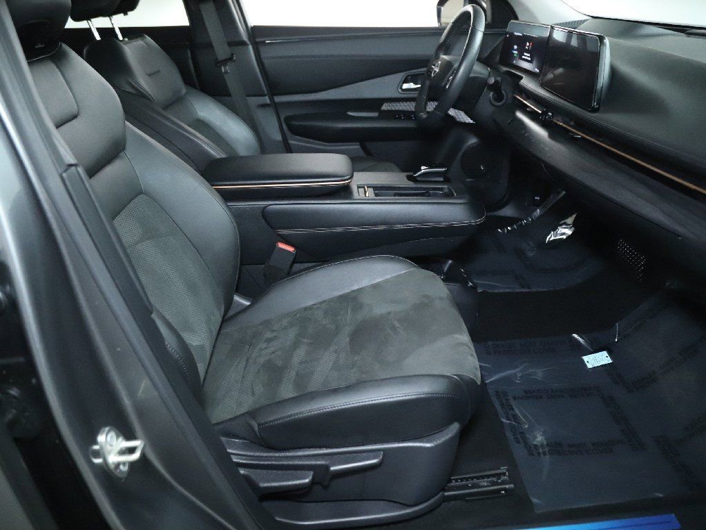 Certified 2023 Nissan Ariya ENGAGE+ e-4ORCE image 32
