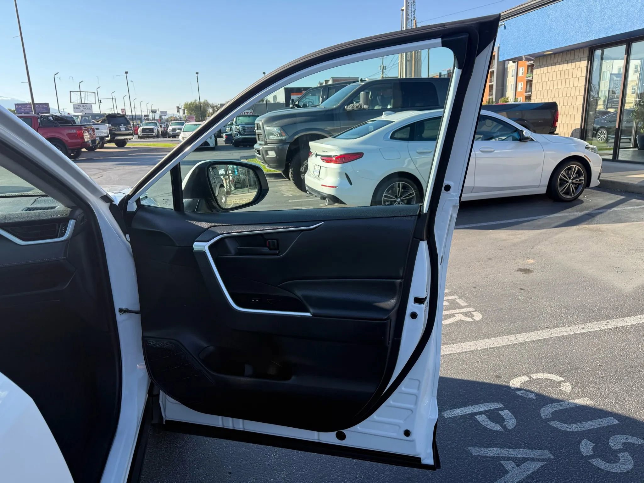 Used 2024 Toyota RAV4 LE image 30