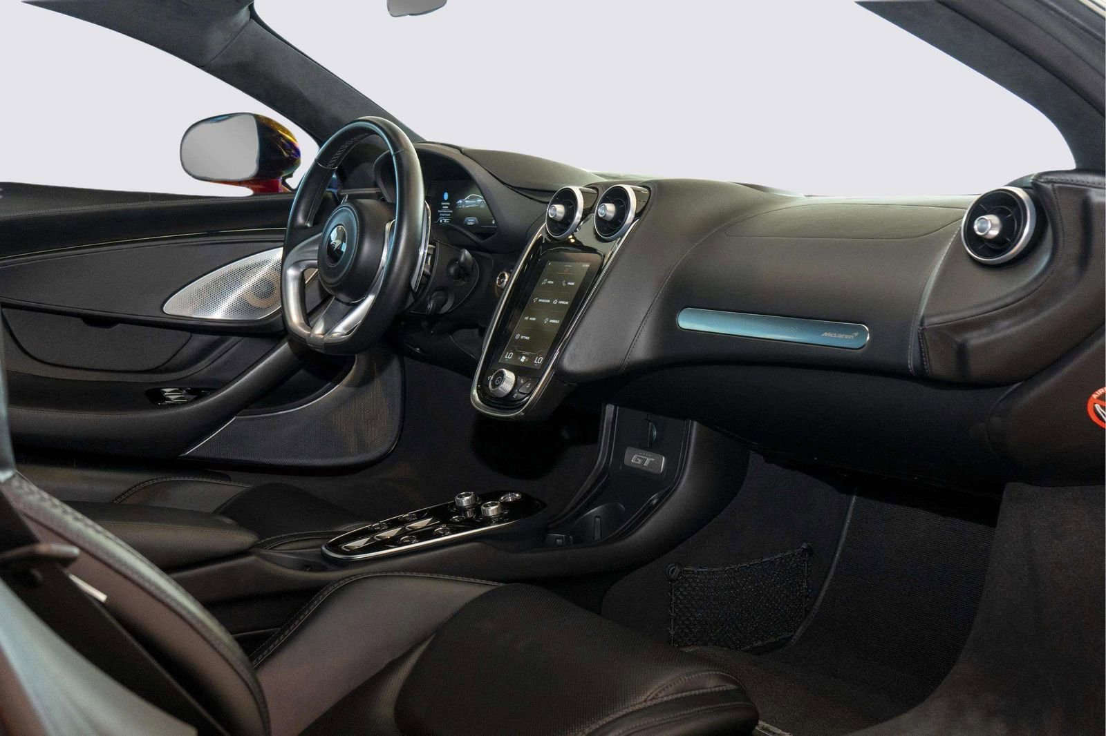 Used 2022 McLaren GT RWD image 30