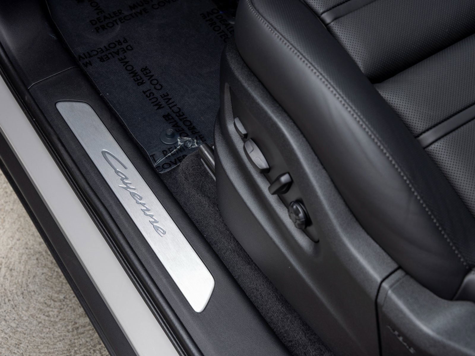 New 2026 Porsche Cayenne Coupe image 26