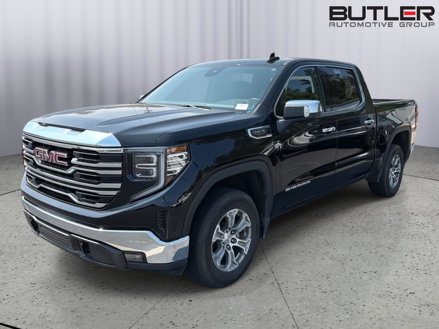 Used 2024 GMC Sierra 1500 SLT AWD/4WD image 2