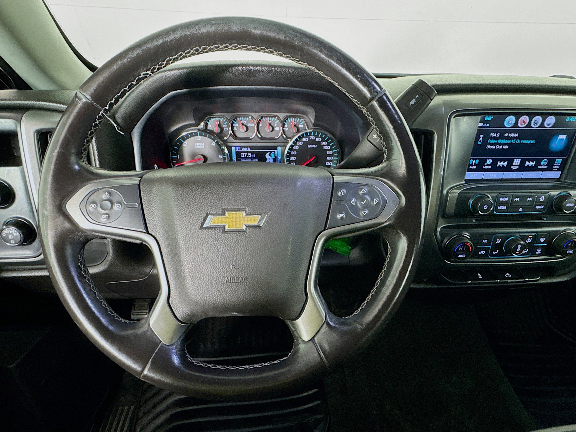Used 2018 Chevrolet Silverado 1500 LT w/ All Star Edition AWD/4WD image 15