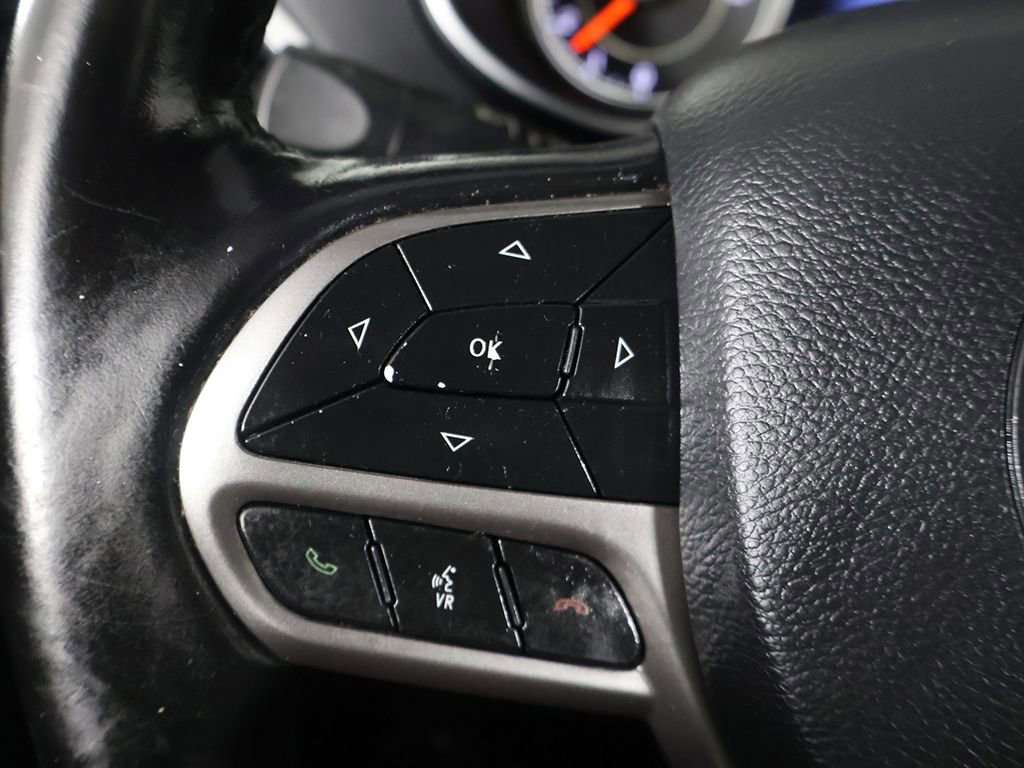Used 2021 Jeep Cherokee Latitude Lux w/ Comfort/Convenience Group AWD/4WD image 37