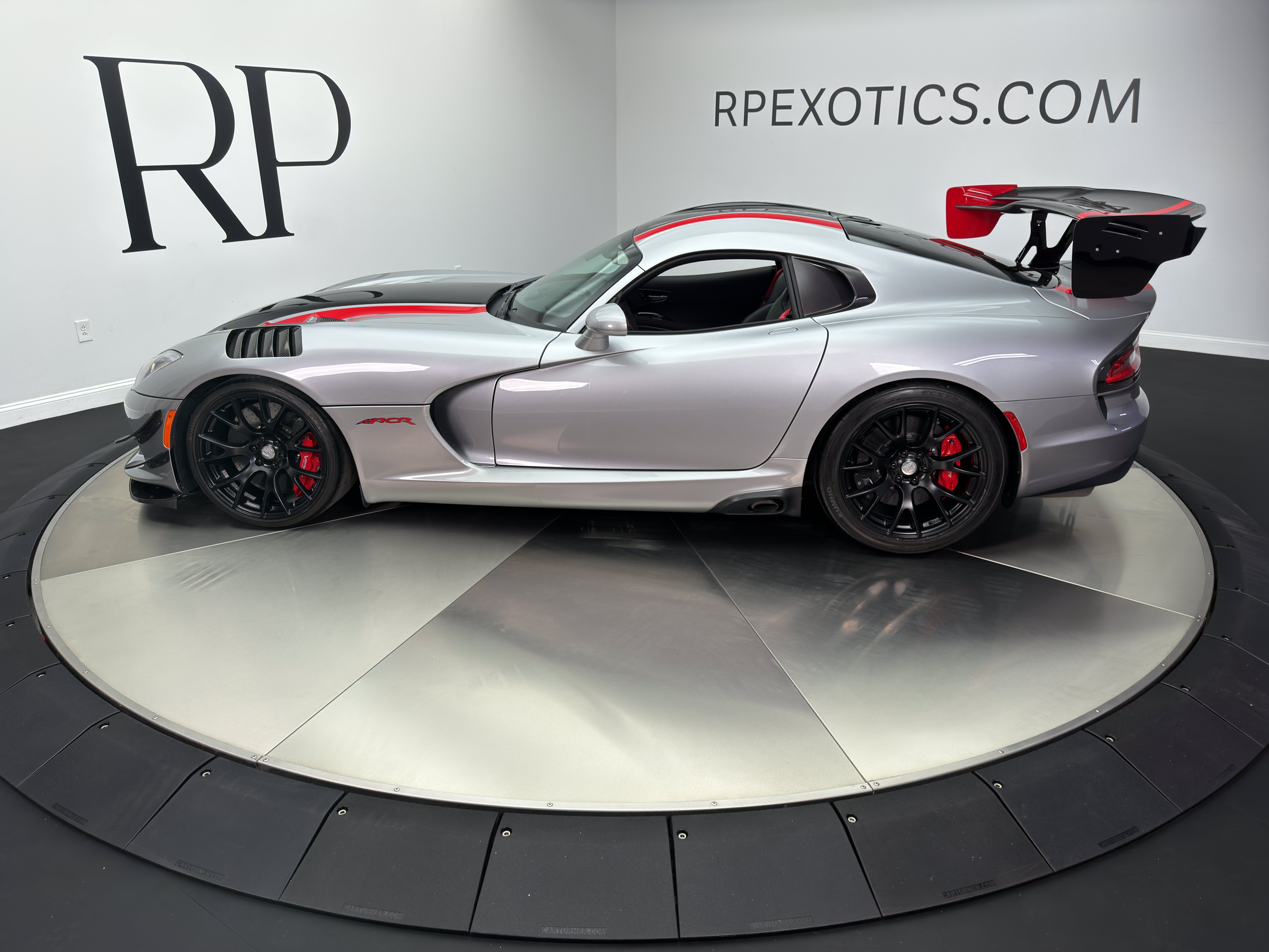 Used 2016 Dodge Viper GTC w/ ACR Package RWD image 5