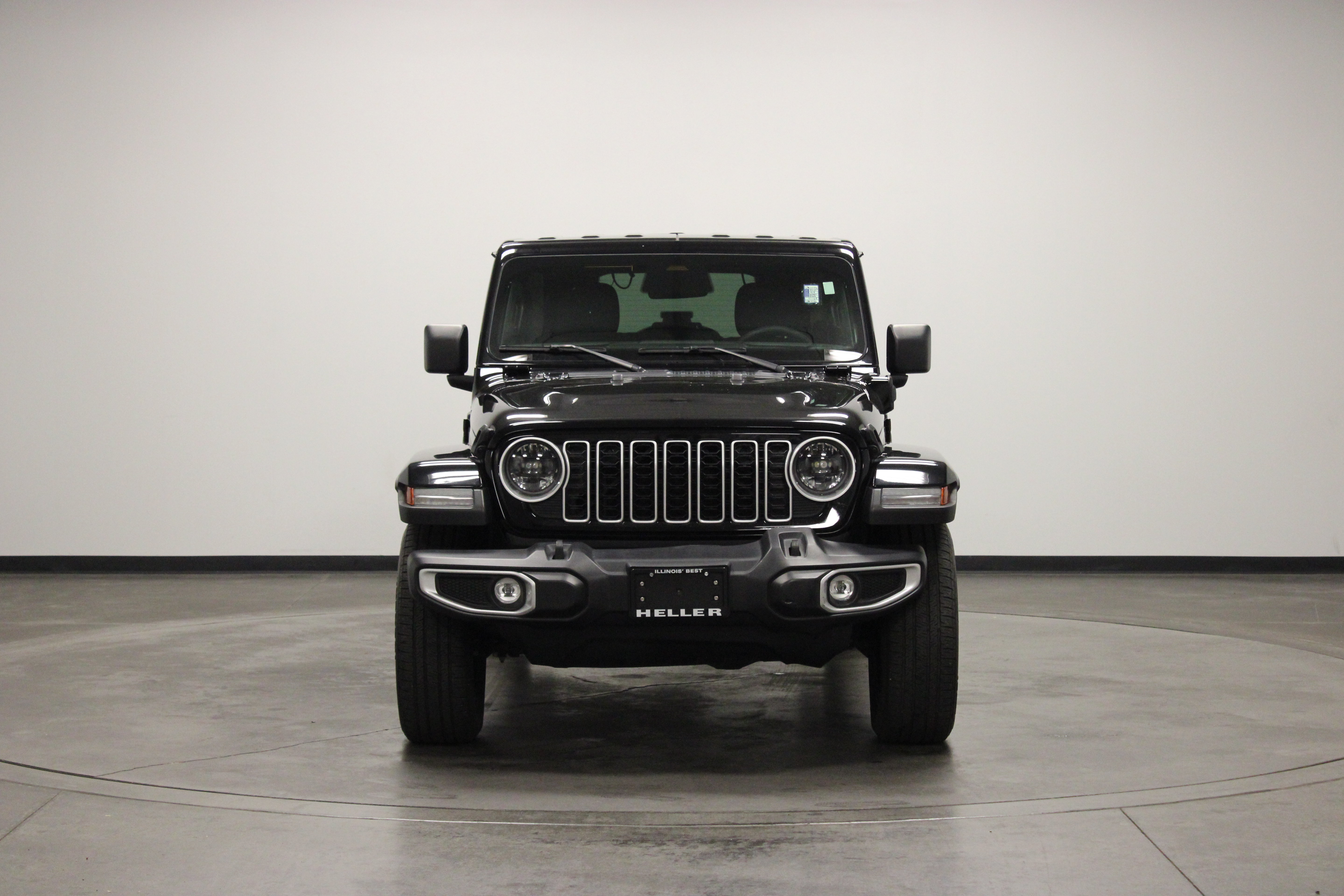 Used 2025 Jeep Wrangler Unlimited Sahara w/ Safety Group AWD/4WD image 3