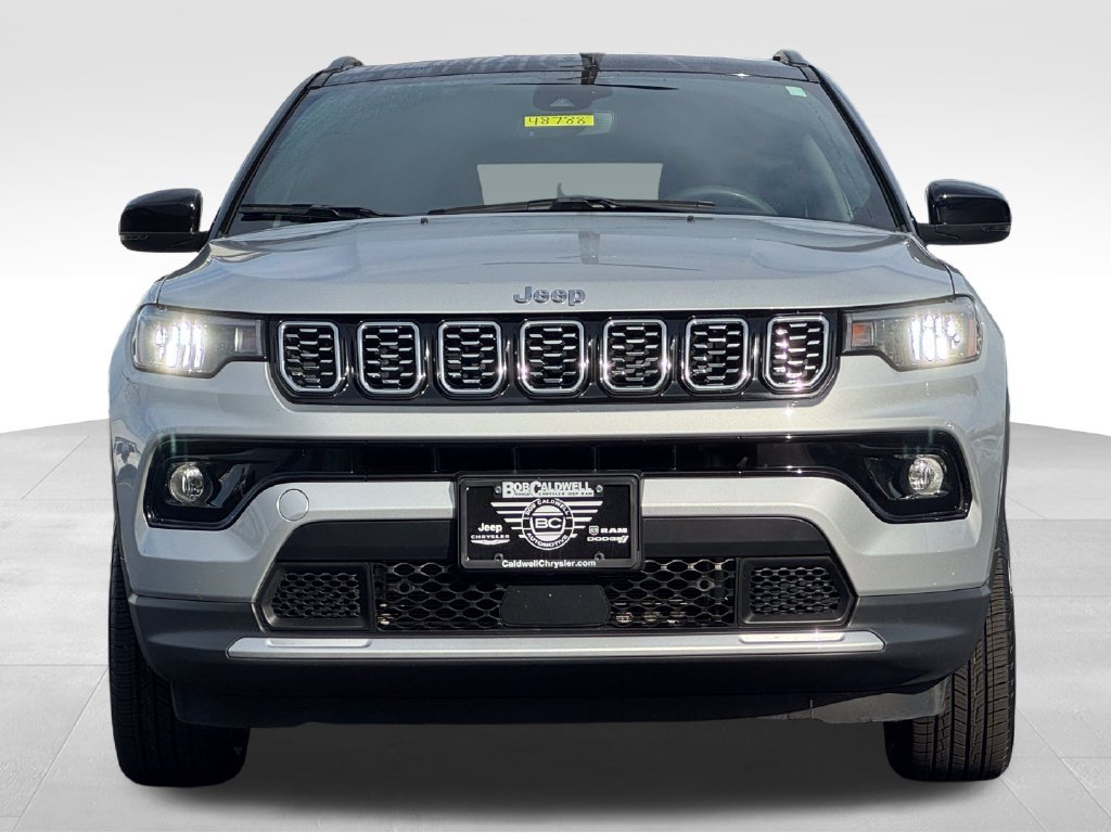 Used 2025 Jeep Compass Limited AWD/4WD image 2