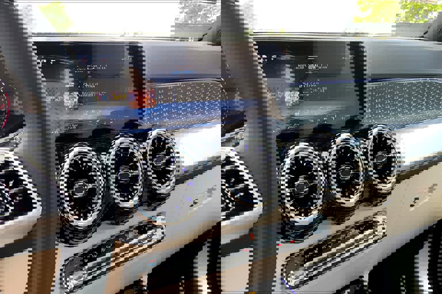 Used 2025 Mercedes-Benz GLB 250 GLB 250 image 13