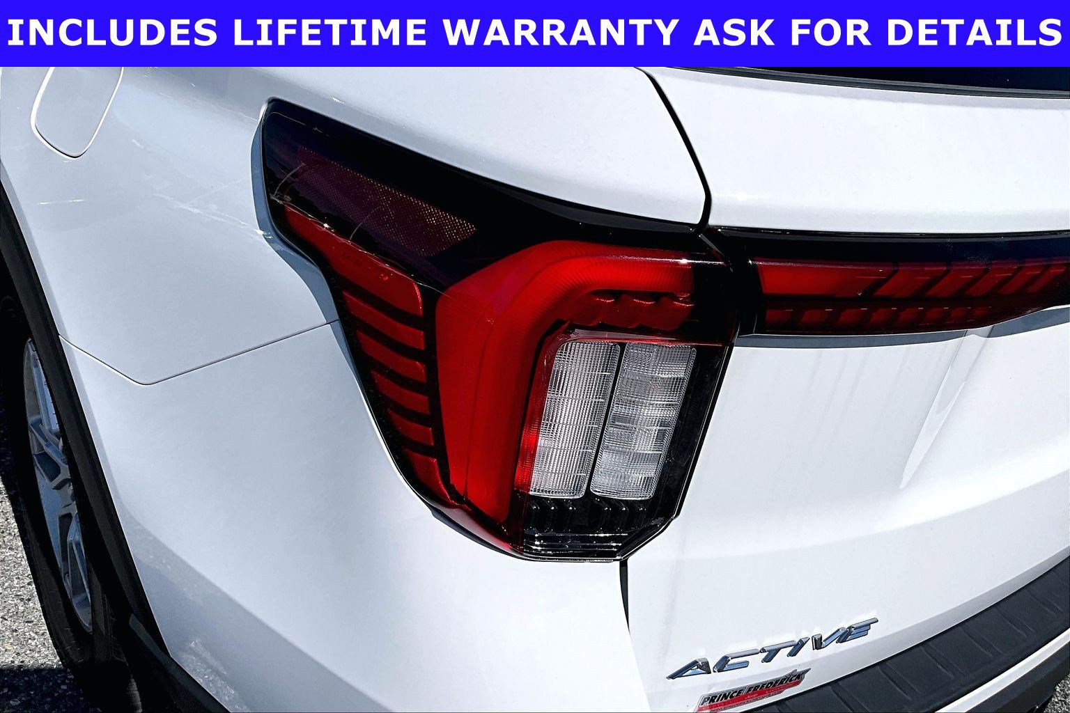 Used 2025 Ford Explorer Active RWD image 25