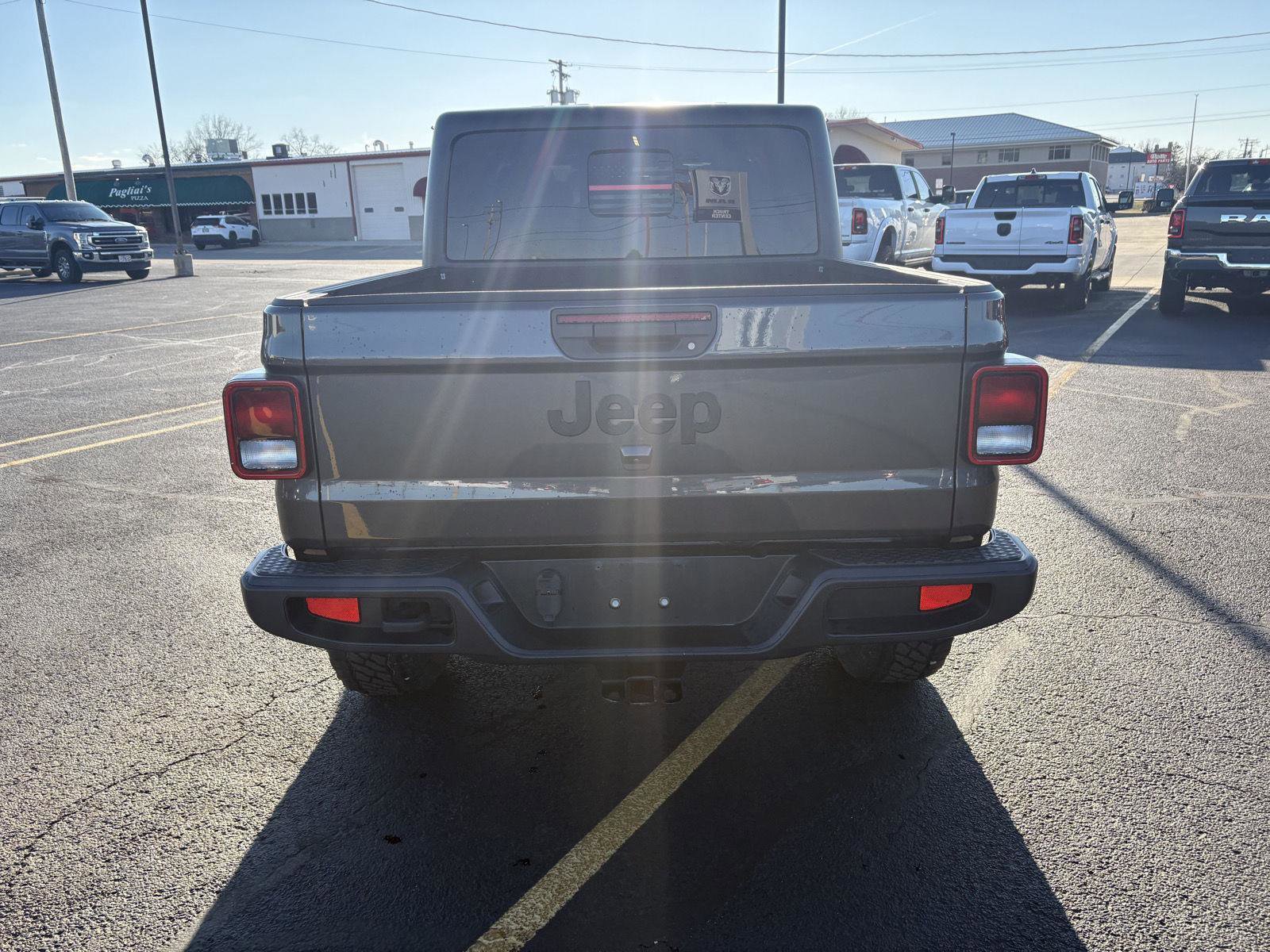 Used 2021 Jeep Gladiator Sport image 22